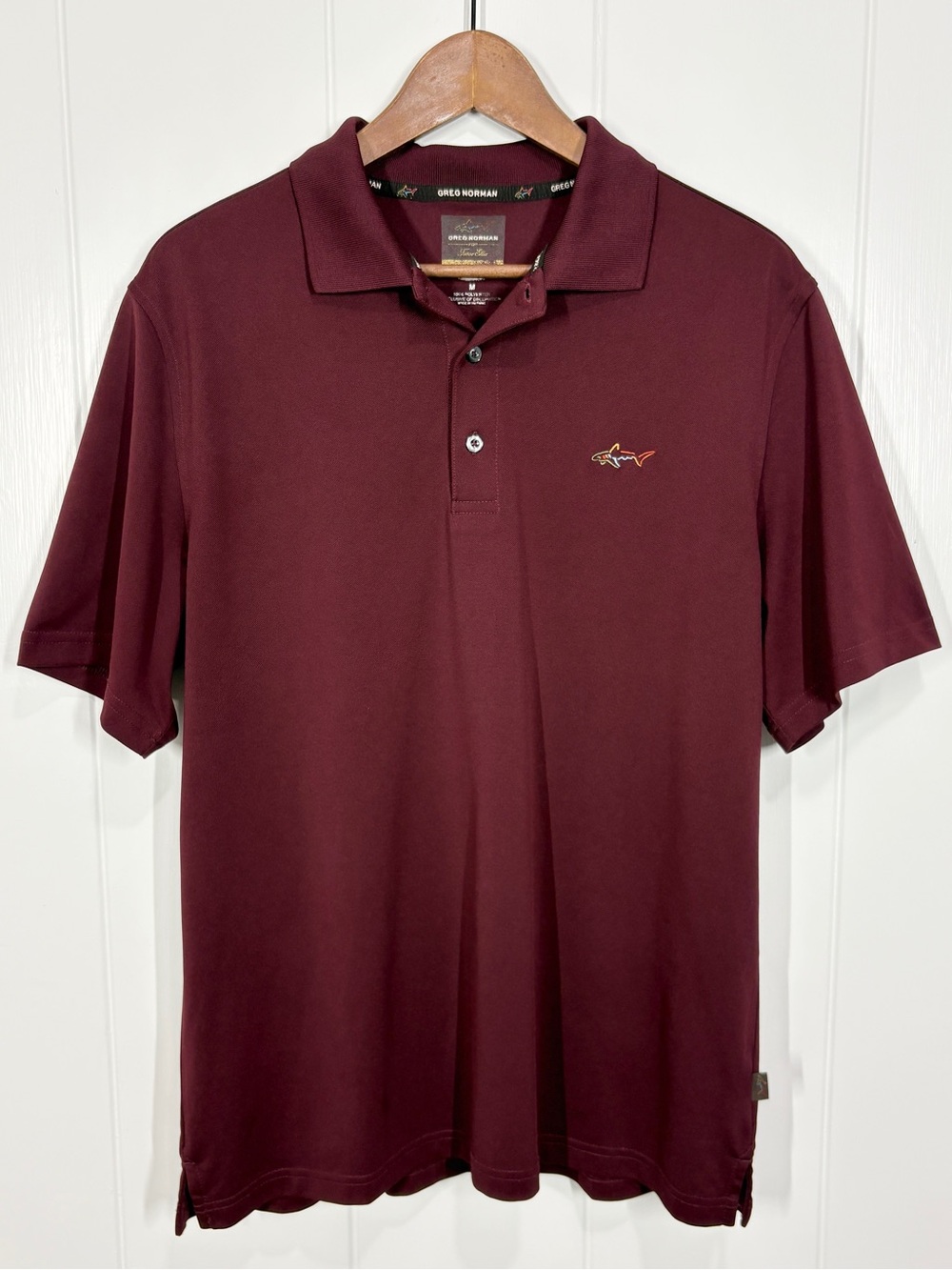 Greg Norman Play Dry Men’s Polo Shirt Shark Logo Size Medium Burgundy Breathable